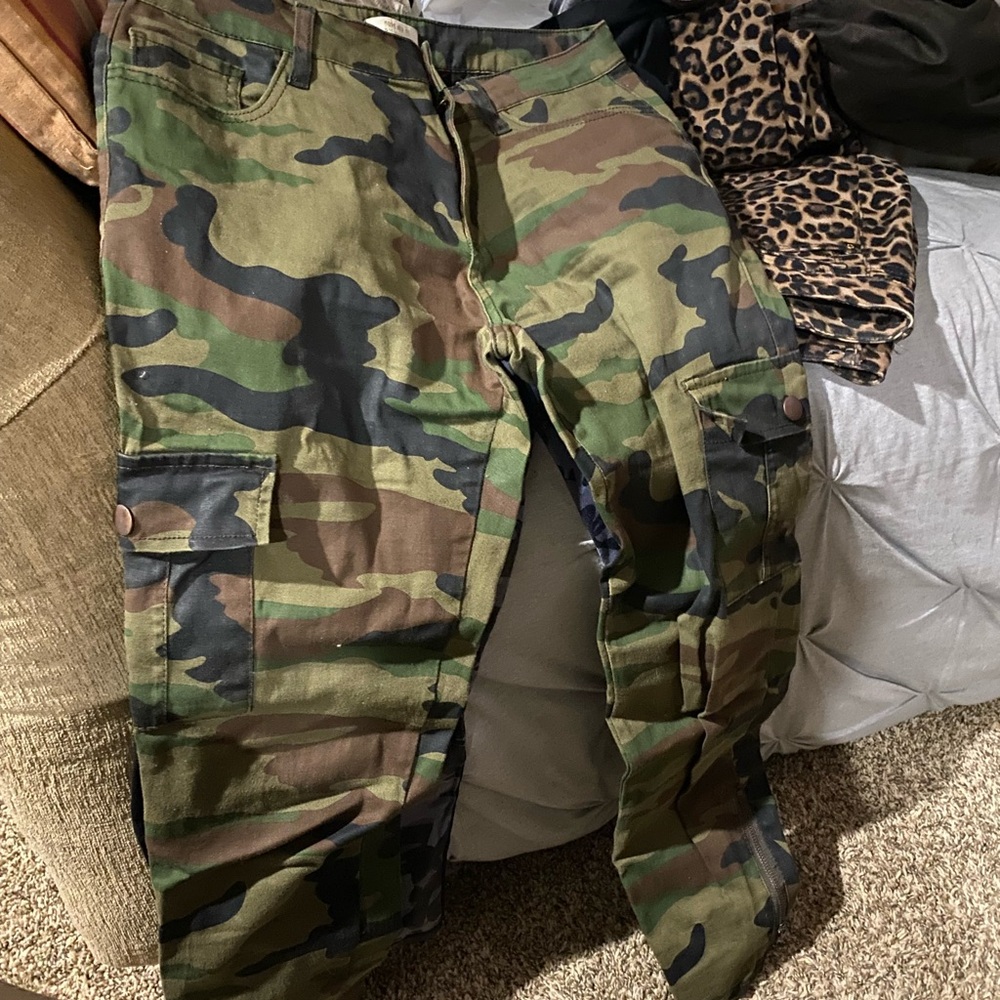 Forever 21 Camo Cargo Pants - Green, Brown, Black